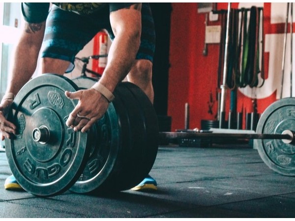 為了防止物品被偷，供電所洗手間裝上了指紋鎖