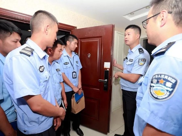 當(dāng)公安部門都在推動智能門鎖的普及時，你還有什么理由拒絕呢